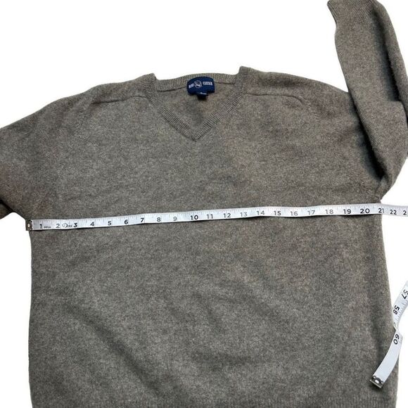 Alan Fusser 100% Cashmere Gray Vneck Sweater Mens Medium Timeless Closet Staple - Picture 6 of 9
